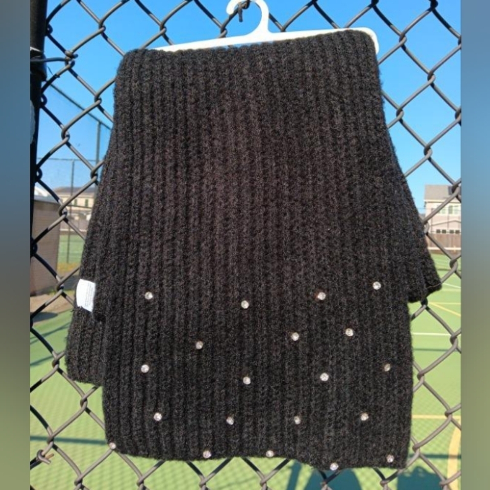 Black Rhinestone Scarf - Picture 4 of 5